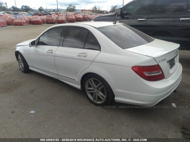 WDDGF4HB6EA945651 - 2014 MERCEDES-BENZ C 250 WHITE photo 3