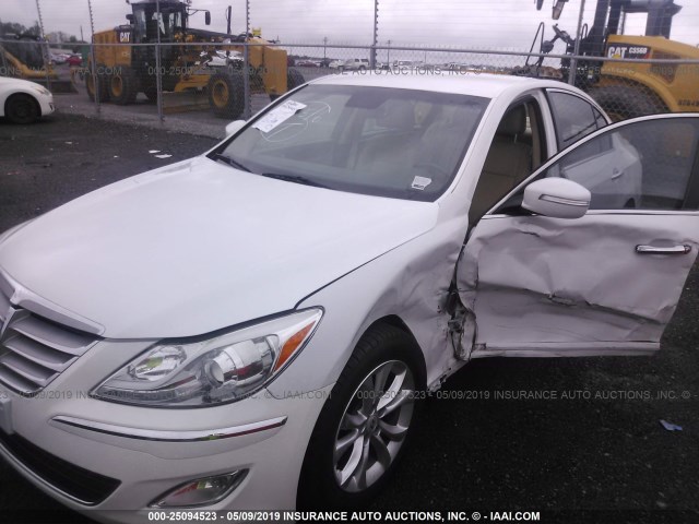 KMHGC4DD4DU235702 - 2013 HYUNDAI GENESIS 3.8L WHITE photo 2