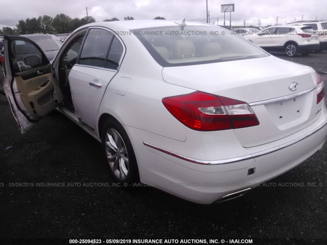 KMHGC4DD4DU235702 - 2013 HYUNDAI GENESIS 3.8L WHITE photo 3