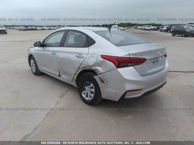 3KPC24A35KE052547 - 2019 HYUNDAI ACCENT SE/SEL SILVER photo 3