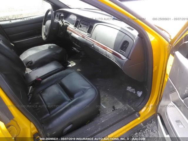 2FABP7AVXBX144544 - 2011 FORD CROWN VICTORIA S YELLOW photo 5