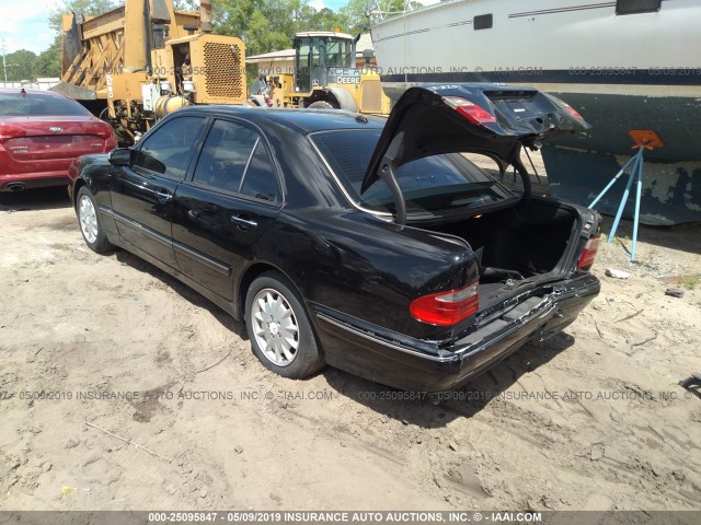 WDBJF65J61B191547 - 2001 MERCEDES-BENZ E 320 BLACK photo 3