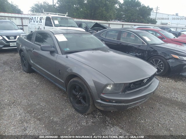 1ZVFT80N065220582 - 2006 FORD MUSTANG BLACK photo 1