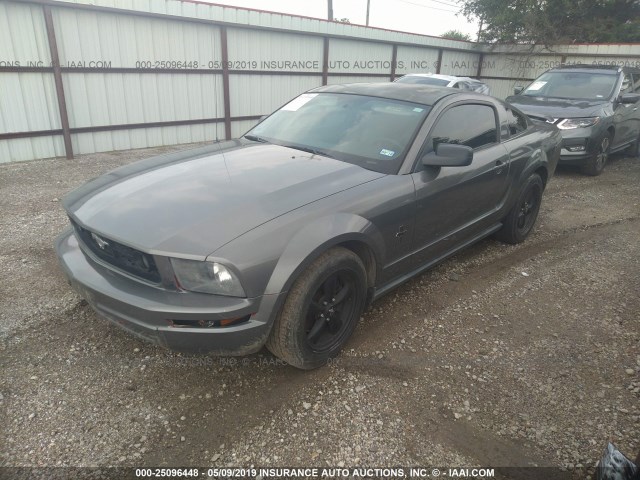 1ZVFT80N065220582 - 2006 FORD MUSTANG BLACK photo 2