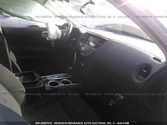 5N1AR2MN2EC701782 - 2014 NISSAN PATHFINDER S/SV/SL/PLATINUM SILVER photo 5