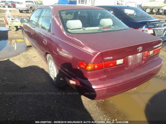 4T1BG22KXVU098948 - 1997 TOYOTA CAMRY CE/LE/XLE RED photo 3