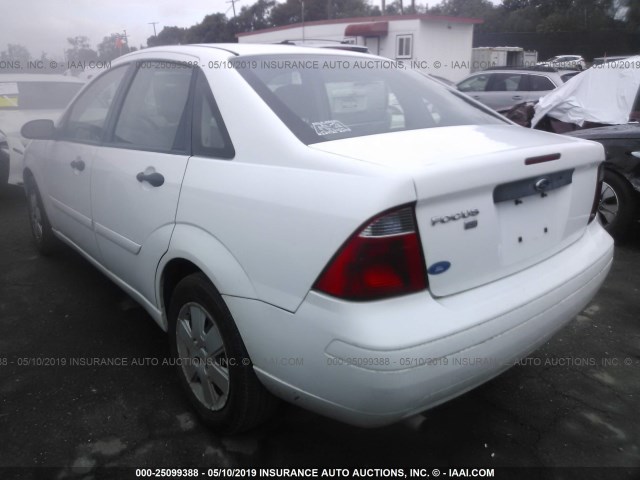 1FAFP34N67W189909 - 2007 FORD FOCUS ZX4/S/SE/SES WHITE photo 3