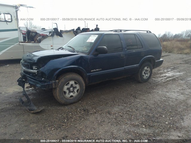 1GNDT13X84K159857 - 2004 CHEVROLET BLAZER BLUE photo 2