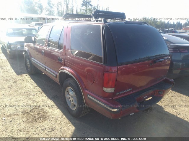 1GNDT13W9W2192232 - 1998 CHEVROLET BLAZER RED photo 3