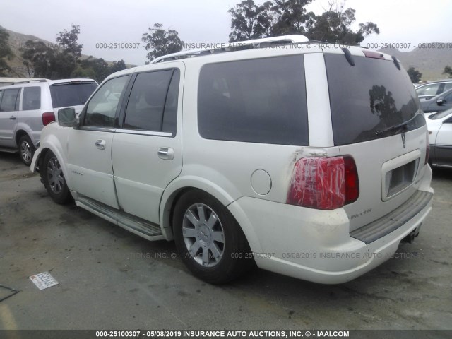 5LMFU27515LJ02093 - 2005 LINCOLN NAVIGATOR 白色 照片 3