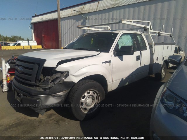 1FTVX1CF7CKD97934 - 2012 FORD F150 SUPER CAB WHITE photo 2