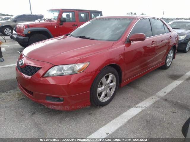 4T1BK46K77U017881 - 2007 TOYOTA CAMRY NEW GENERAT LE/XLE/SE RED photo 2