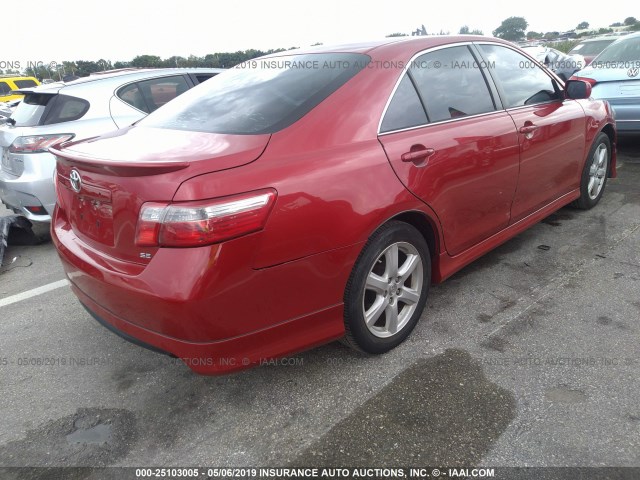 4T1BK46K77U017881 - 2007 TOYOTA CAMRY NEW GENERAT LE/XLE/SE RED photo 4