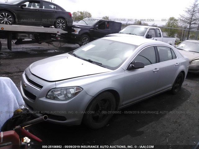 1G1ZB5EB4AF112672 - 2010 CHEVROLET MALIBU LS SILVER photo 2