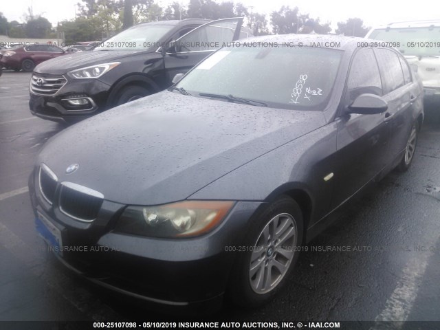 WBAVB17556NK38538 - 2006 BMW 325 I AUTOMATIC შავი ფოტო 2