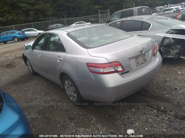 4T1BF3EK0BU171101 - 2011 TOYOTA CAMRY SE/LE/XLE SILVER photo 3