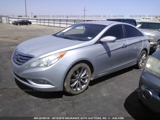 5NPEC4ABXBH275112 - 2011 HYUNDAI SONATA SE/LIMITED SILVER photo 2