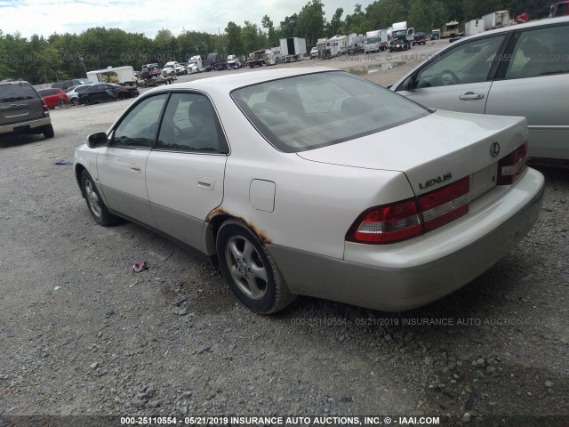 JT8BF28G810322258 - 2001 LEXUS ES 300 WHITE photo 3