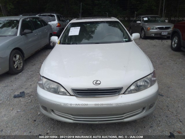 JT8BF28G810322258 - 2001 LEXUS ES 300 WHITE photo 6