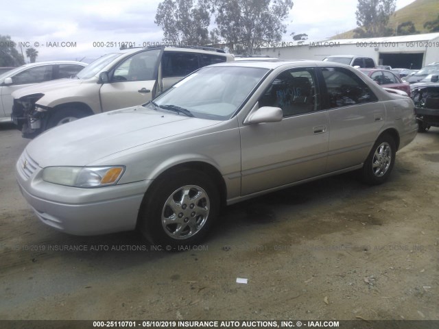 JT2BF22K7V0047091 - 1997 TOYOTA CAMRY LE/XLE ოქროსფერი ფოტო 2