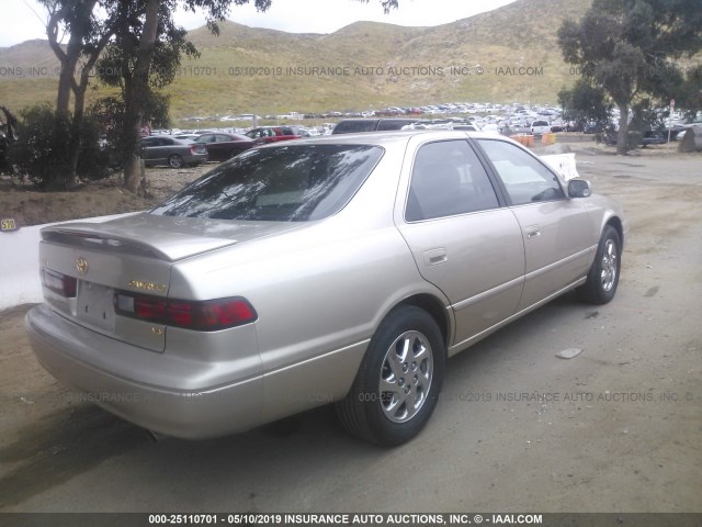 JT2BF22K7V0047091 - 1997 TOYOTA CAMRY LE/XLE ოქროსფერი ფოტო 4