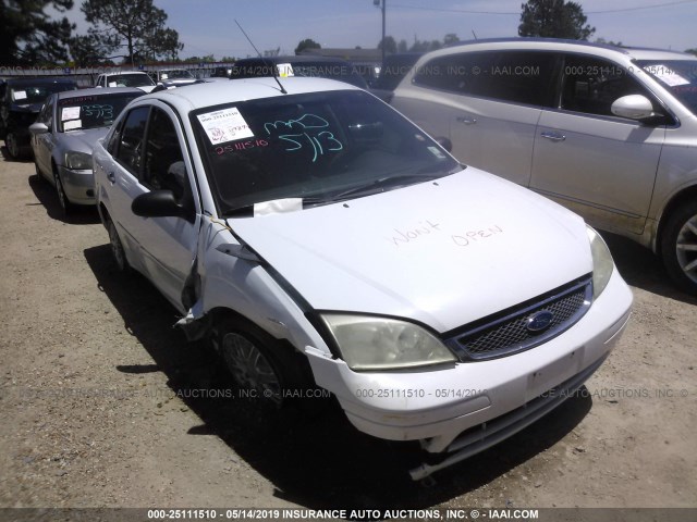 1FAFP34N07W220152 - 2007 FORD FOCUS ZX4/S/SE/SES WHITE photo 1