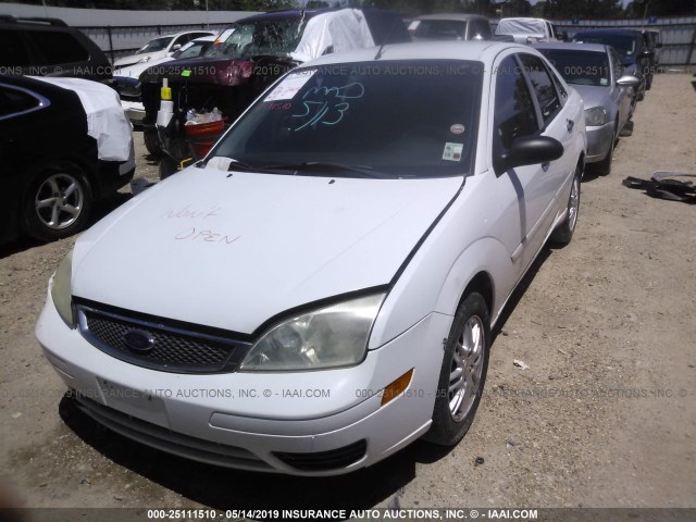 1FAFP34N07W220152 - 2007 FORD FOCUS ZX4/S/SE/SES WHITE photo 2