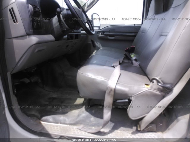 1FDXF46P86EA03440 - 2006 FORD F450 WHITE photo 5