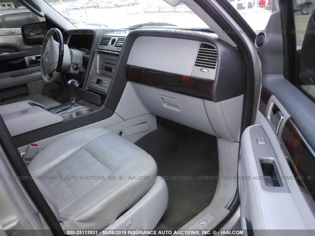 5LMFU28555LJ12625 - 2005 LINCOLN NAVIGATOR 银色 照片 5