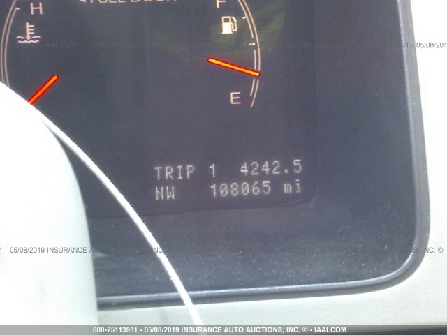 5LMFU28555LJ12625 - 2005 LINCOLN NAVIGATOR 银色 照片 7