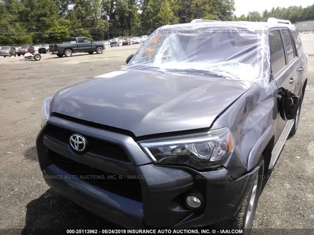 JTEBU5JR9J5506532 - 2018 TOYOTA 4RUNNER SR5 PREM/LTDL/TRAIL/TRD GRAY photo 6