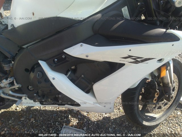 JYARN13E24A000471 - 2004 YAMAHA YZFR1 WHITE photo 8