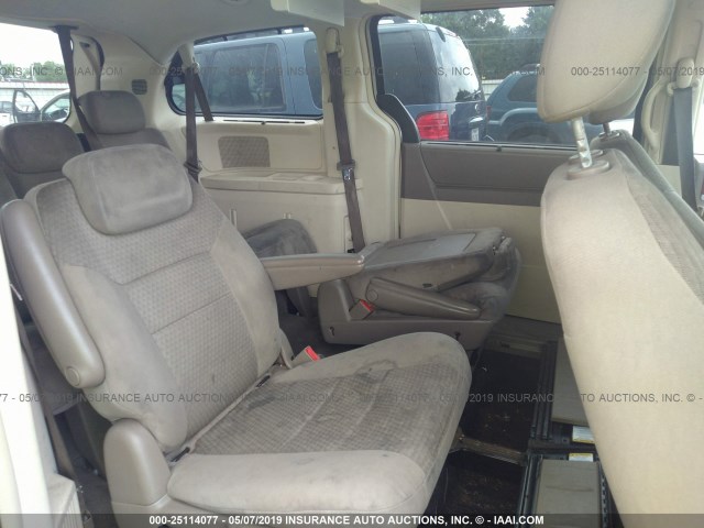 2A8HR54149R631709 - 2009 CHRYSLER TOWN & COUNTRY TOURING BEIGE photo 8
