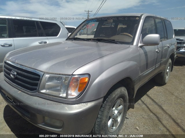 JT3HT05J6Y0098964 - 2000 TOYOTA LAND CRUISER  SILVER photo 2