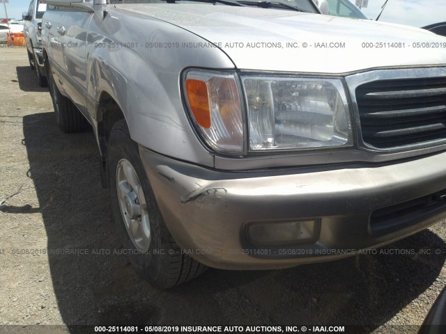 JT3HT05J6Y0098964 - 2000 TOYOTA LAND CRUISER  SILVER photo 6