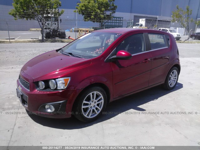 1G1JC6SH3C4174409 - 2012 CHEVROLET SONIC RED photo 2