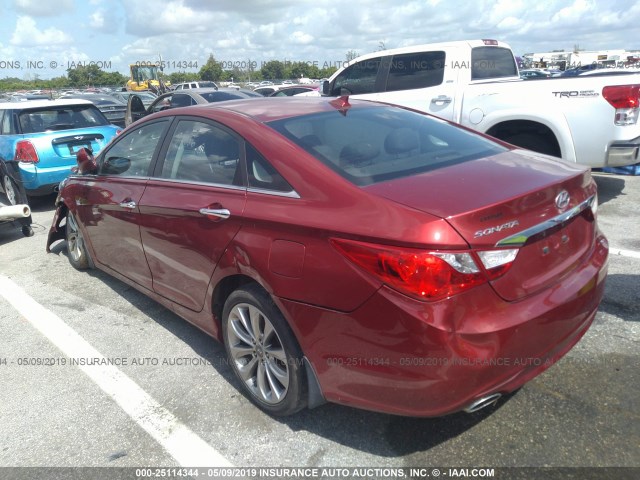 5NPEC4AC3DH528959 - 2013 HYUNDAI SONATA SE/LIMITED RED photo 3