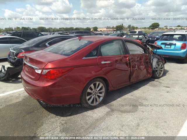 5NPEC4AC3DH528959 - 2013 HYUNDAI SONATA SE/LIMITED RED photo 4