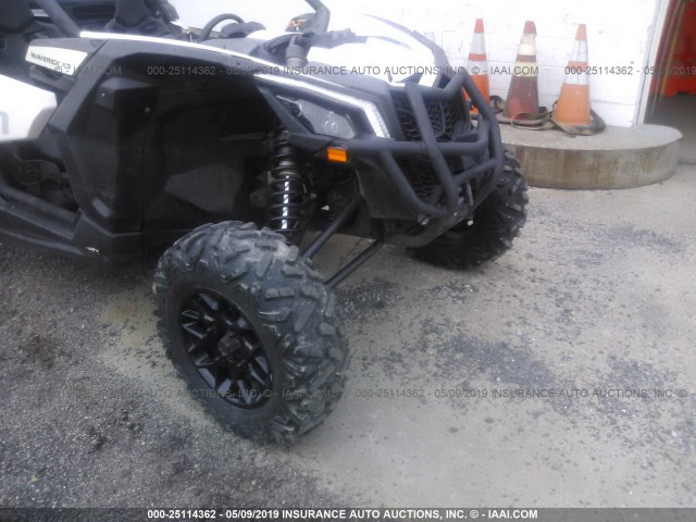 3JBVGAW24HK000266 - 2017 CAN-AM MAVERICK X3 TURBO R WHITE photo 5