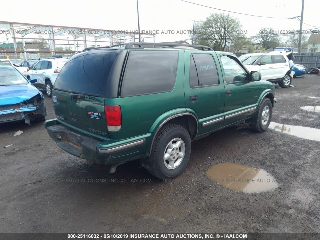 1GNDT13W7X2118051 - 1999 CHEVROLET BLAZER GREEN photo 4