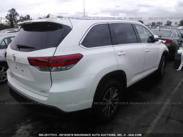 5TDKZRFH9KS560079 - 2019 TOYOTA HIGHLANDER SE/XLE WHITE photo 4