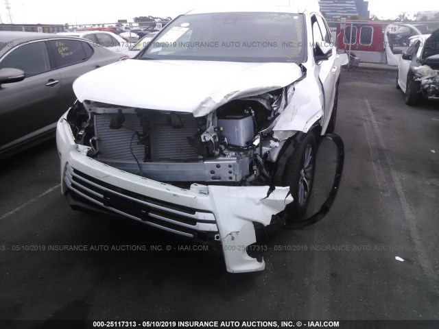 5TDKZRFH9KS560079 - 2019 TOYOTA HIGHLANDER SE/XLE WHITE photo 6