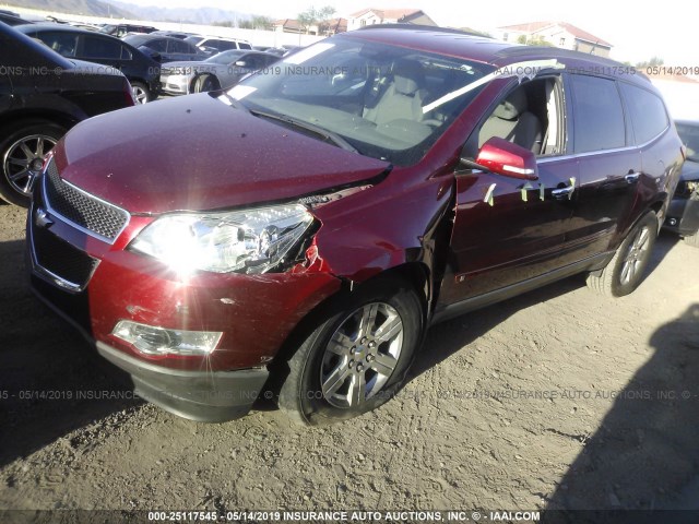 1GNLRGED8AS114316 - 2010 CHEVROLET TRAVERSE LT RED photo 2