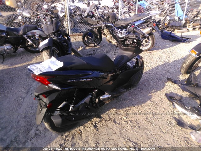 RLHKF1801JY301252 - 2018 HONDA PCX 150 BLACK photo 4