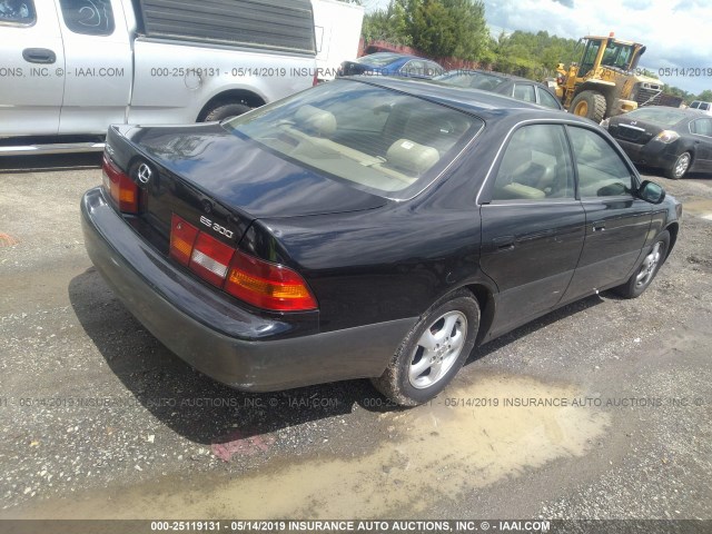 JT8BF28GXX0224034 - 1999 LEXUS ES 300 BLACK photo 4