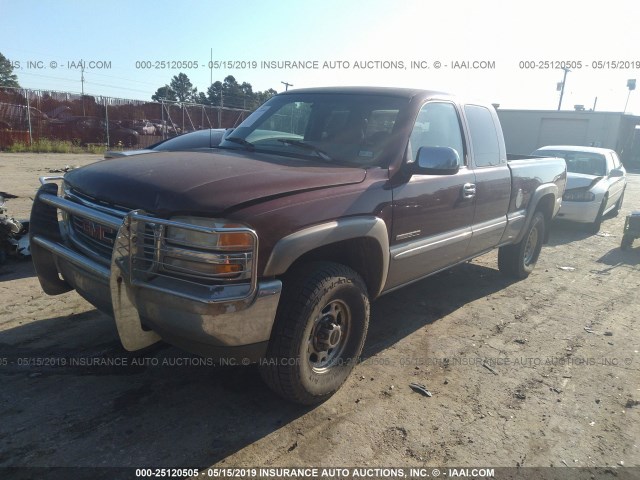 1GTGK29UXYE133051 - 2000 GMC NEW SIERRA K2500 MAROON photo 2