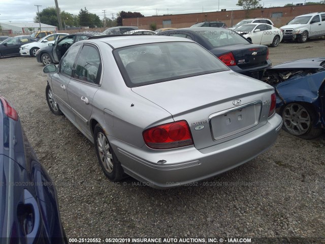 KMHWF35H12A523982 - 2002 HYUNDAI SONATA GLS/LX SILVER photo 3