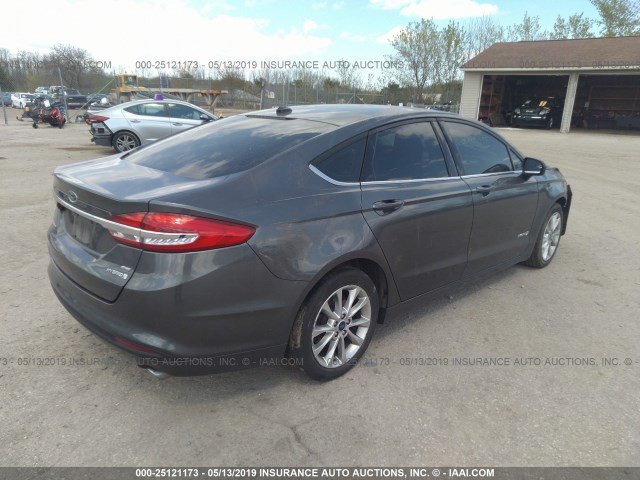 3FA6P0LUXHR295677 - 2017 FORD FUSION SE HYBRID GRAY photo 4