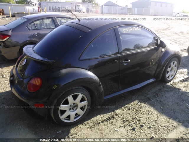 3VWDD21C21M440890 - 2001 VOLKSWAGEN NEW BEETLE GLX შავი ფოტო 4