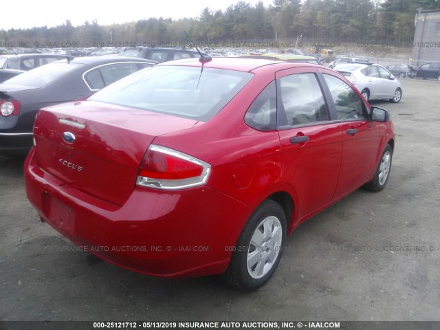 1FAHP34N18W107644 - 2008 FORD FOCUS S/SE RED photo 4